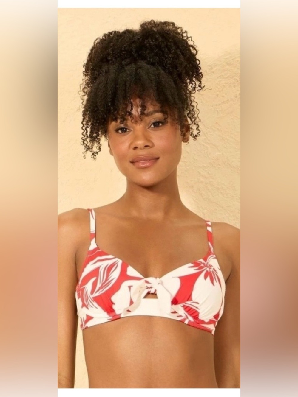 Shade & Shore Floral Tie Front
Underwire Bikini Top new with tag size 36B